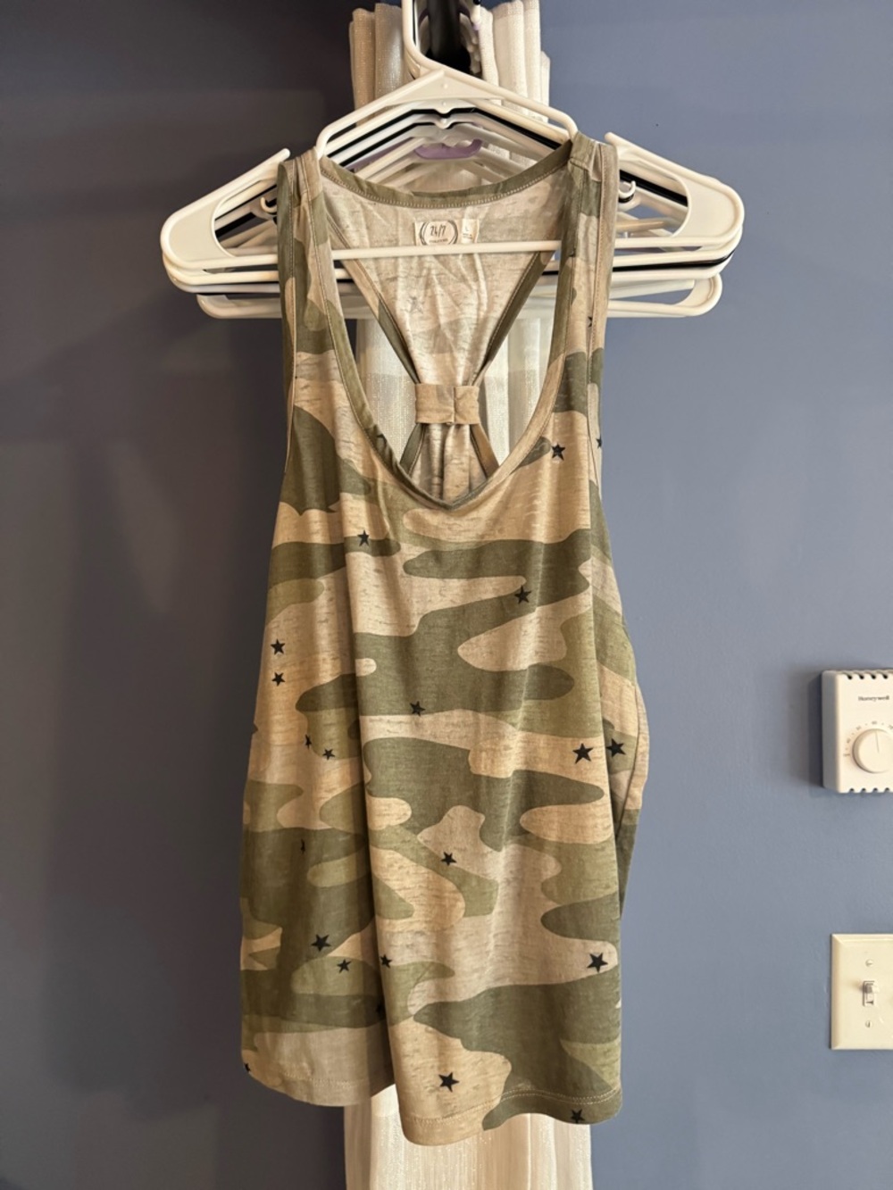 Women’s Camo Star Tank Top - Olive Green